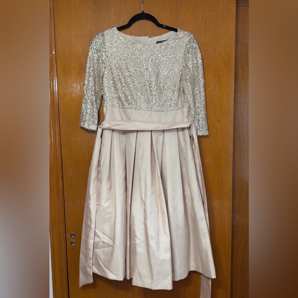 Jessica Howard Silver and Cream Formal Dress